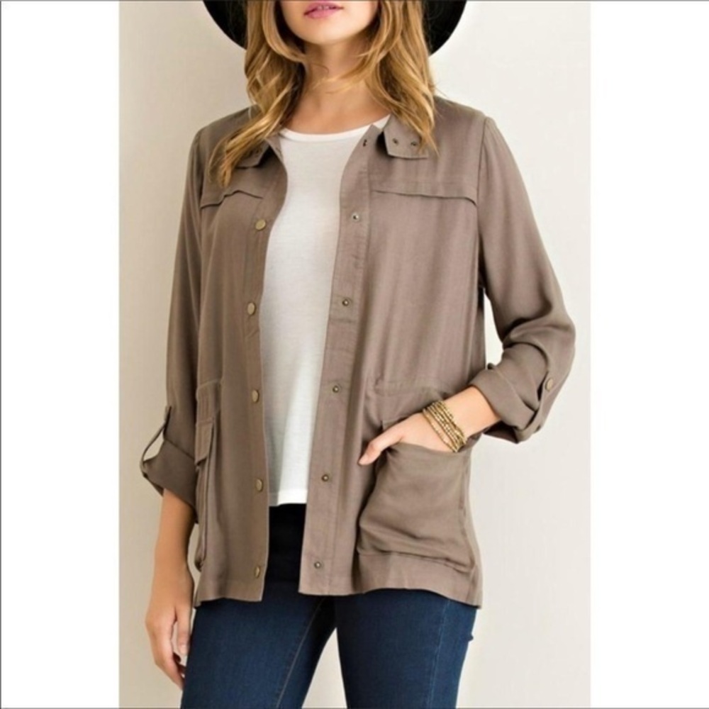 ENTRO brown pocketed snap button jacket